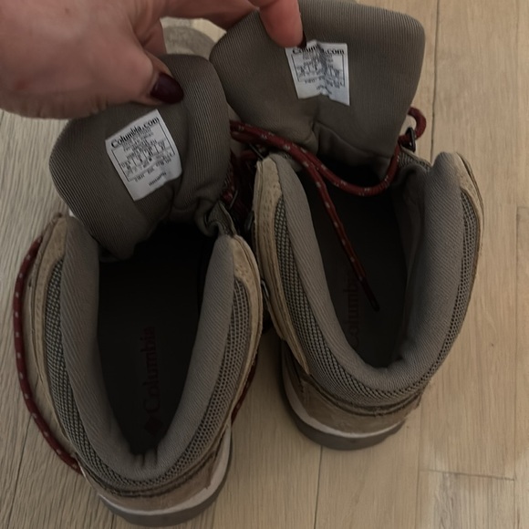 COLUMBIA WOMENS HIKING BOOTS SIZE 10 - Picture 8 of 10